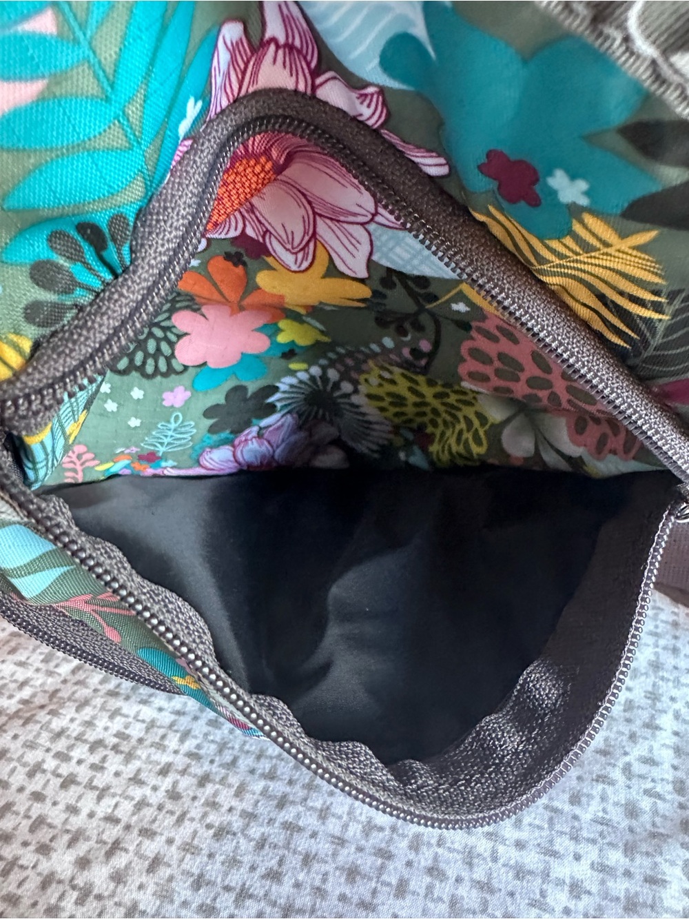 LeSportsac Floral Crossbody Bag in Green with Pink & Teal Accents - Picture 10 of 12